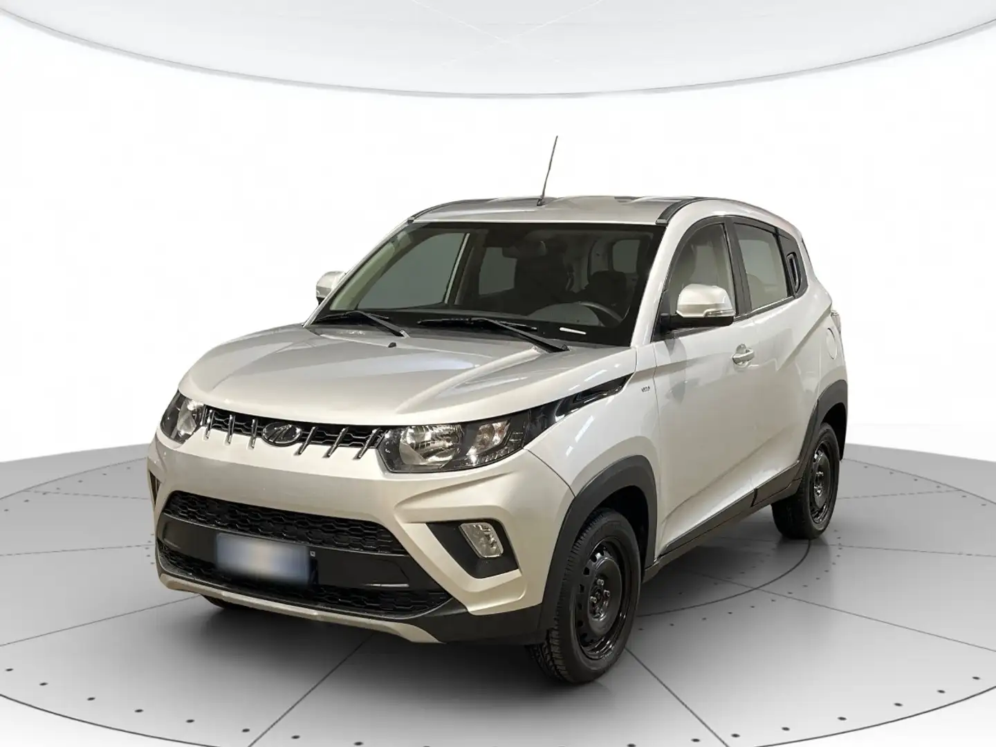 Mahindra KUV100 1.2 K6+ M-Bifuel Silber - 1