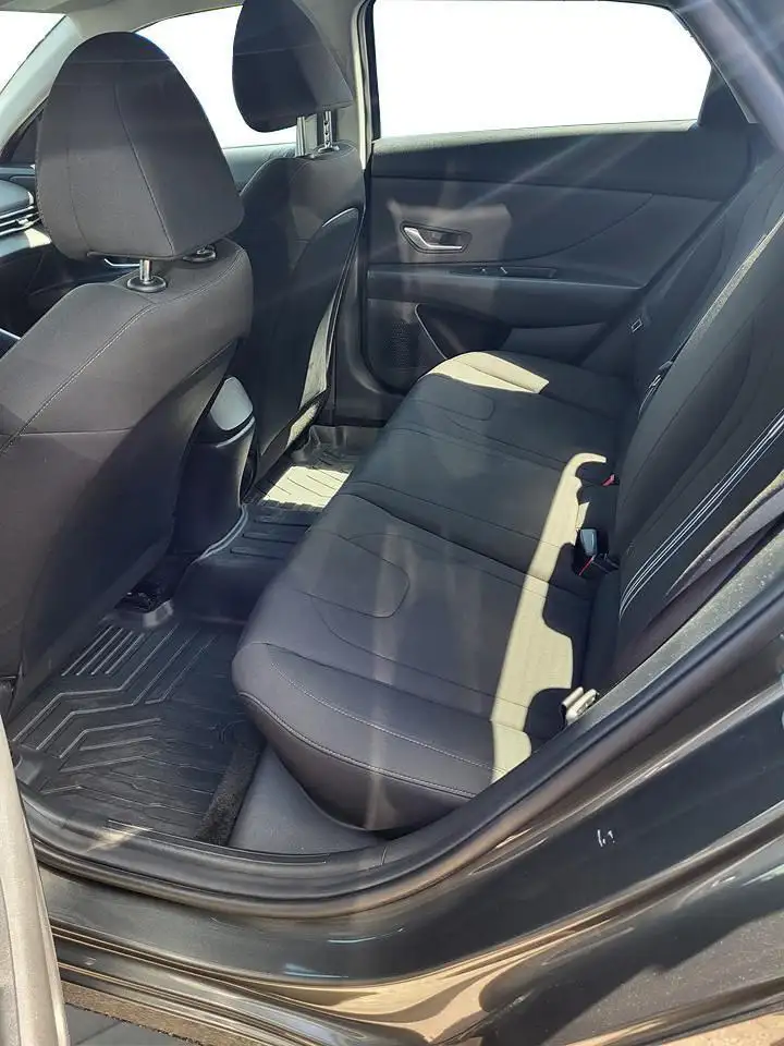Hyundai ELANTRA снимка Hyundai ELANTRA