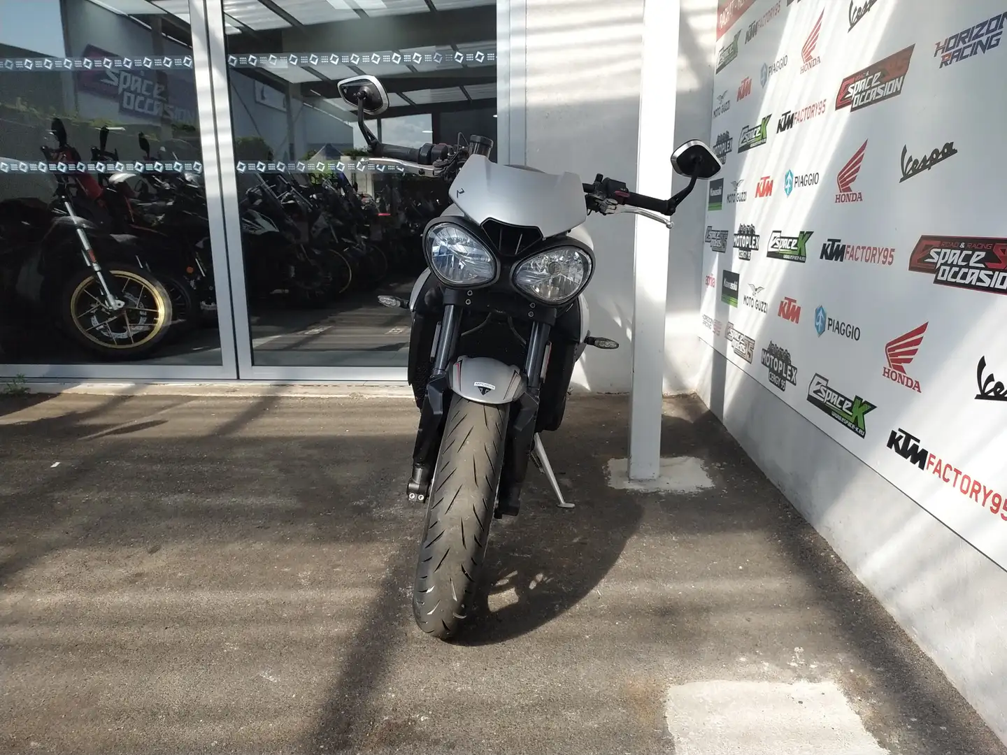 Triumph Street Triple 765 Gris - 2