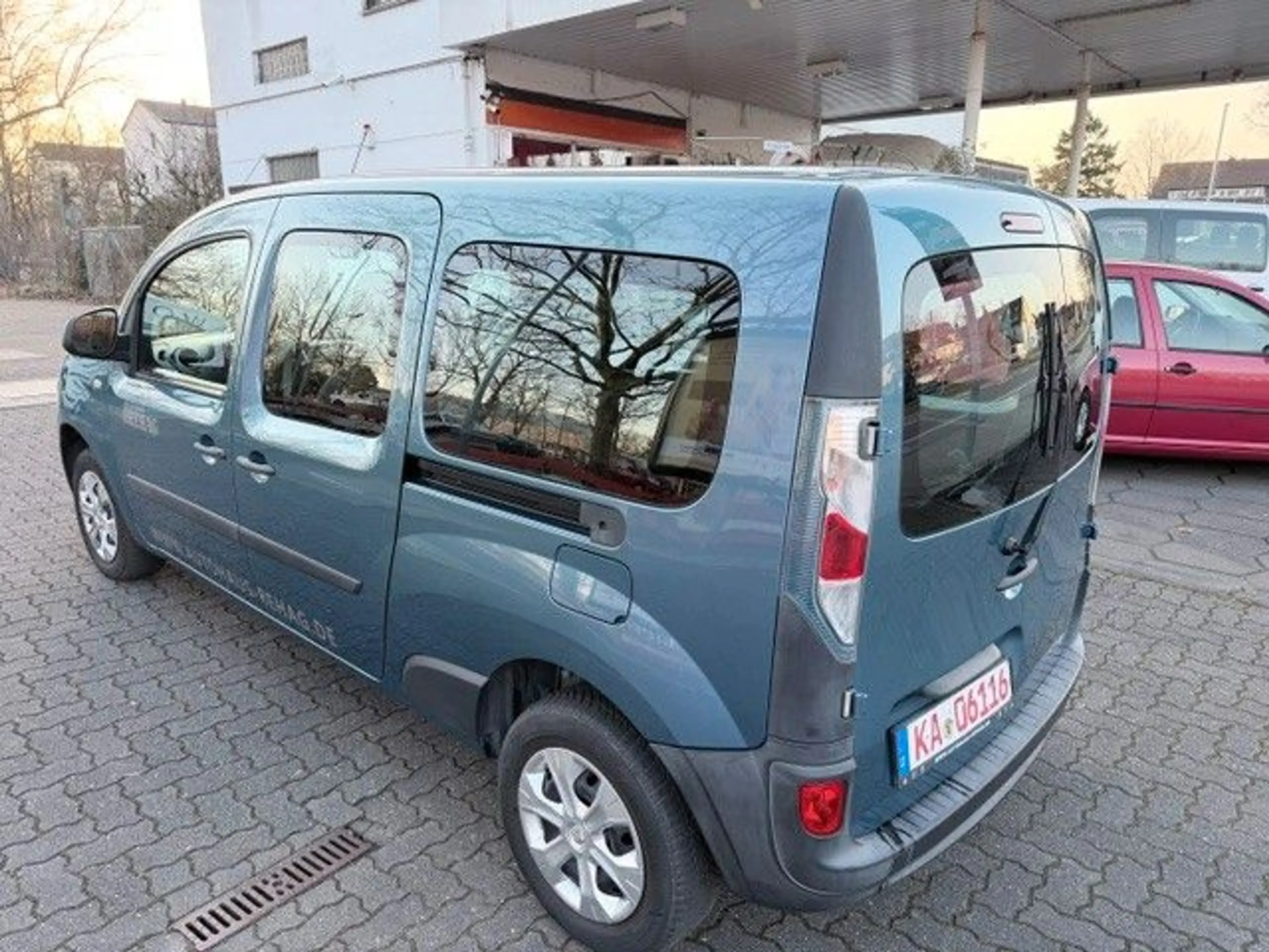 Renault Kangoo Z.E. Maxi 5-Sitzer KLIMA NAVI BT WP — photo 4
