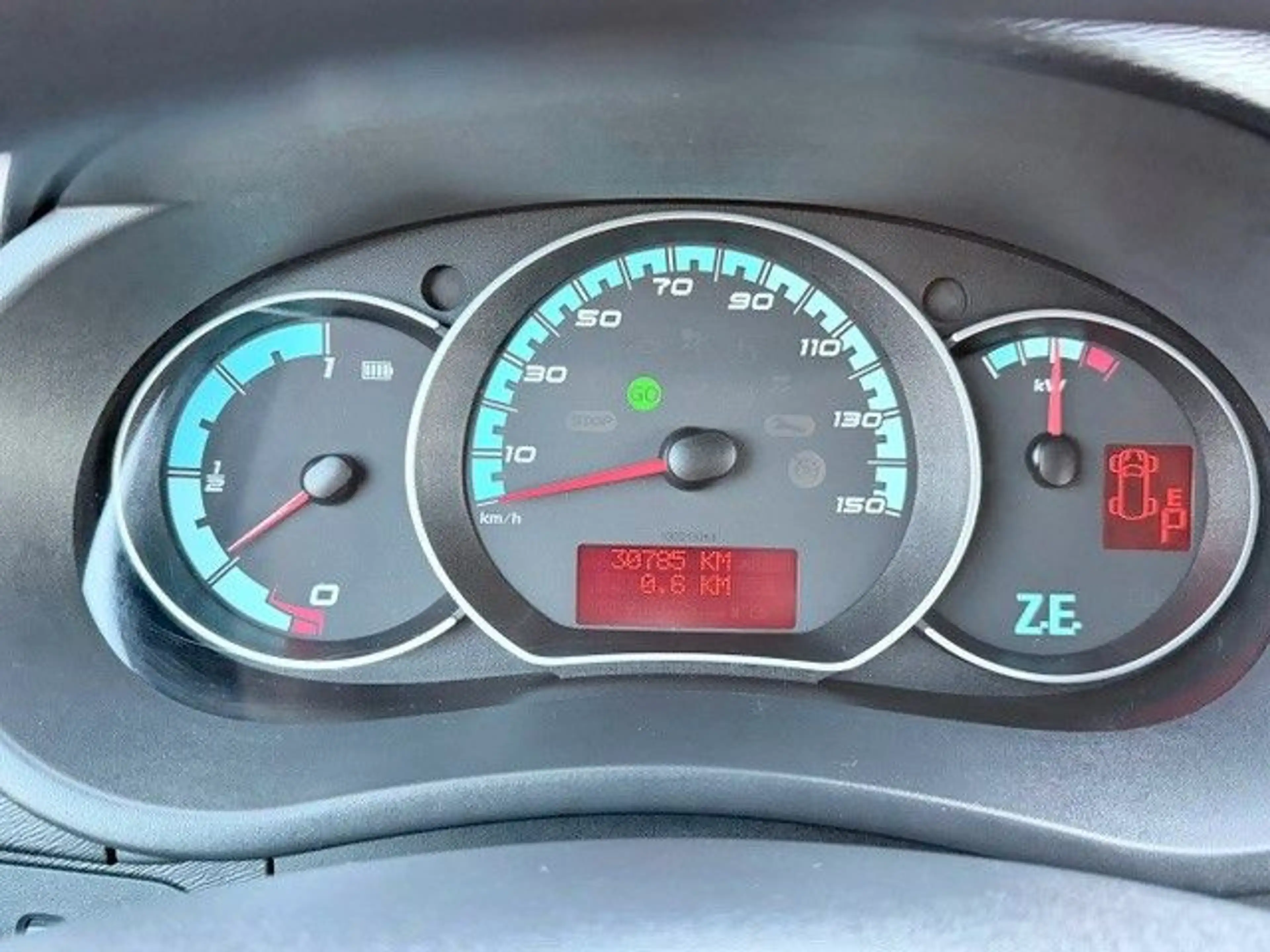 Renault Kangoo Z.E. Maxi 5-Sitzer KLIMA NAVI BT WP — photo 9