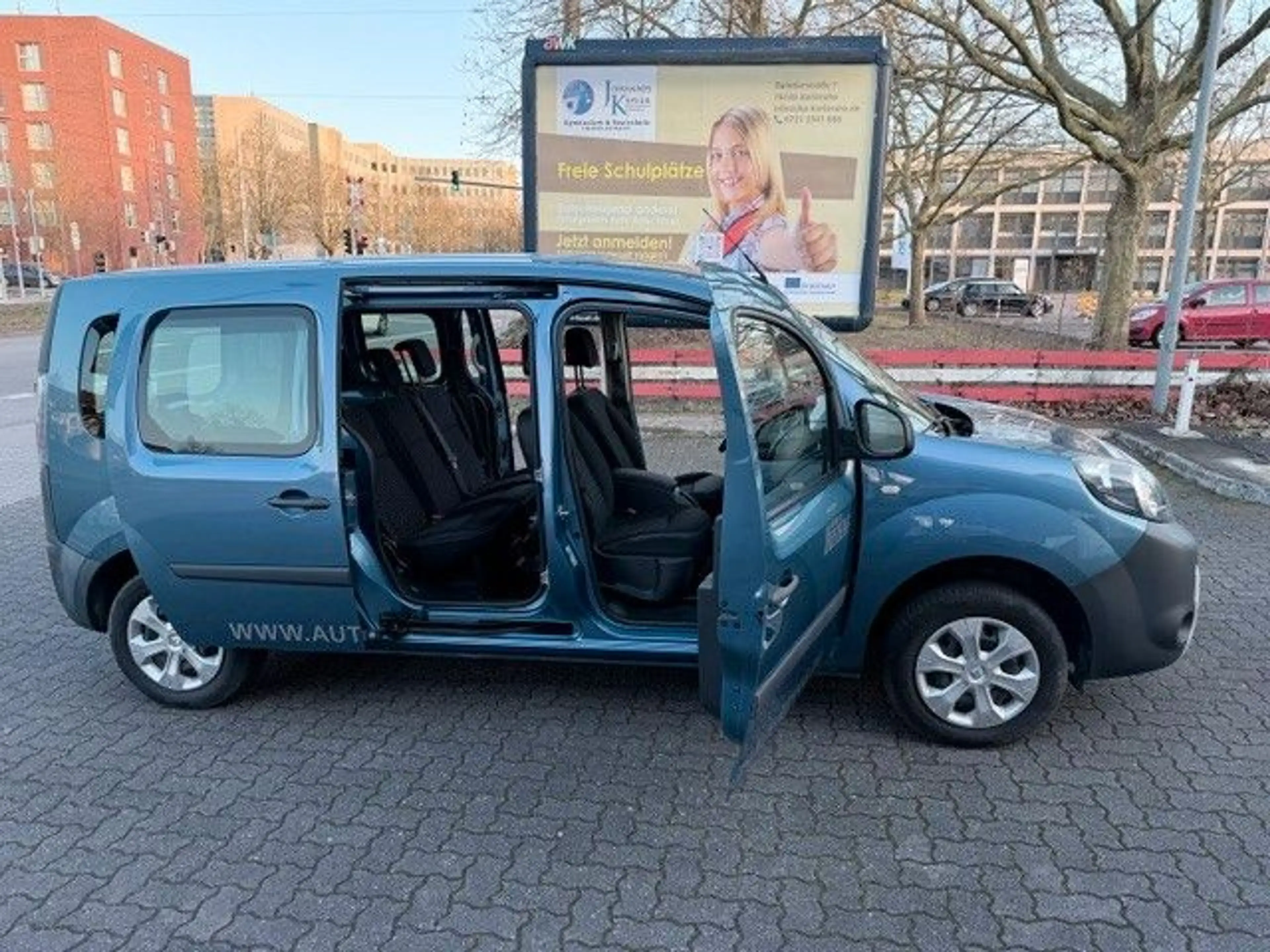 Renault Kangoo Z.E. Maxi 5-Sitzer KLIMA NAVI BT WP — photo 6