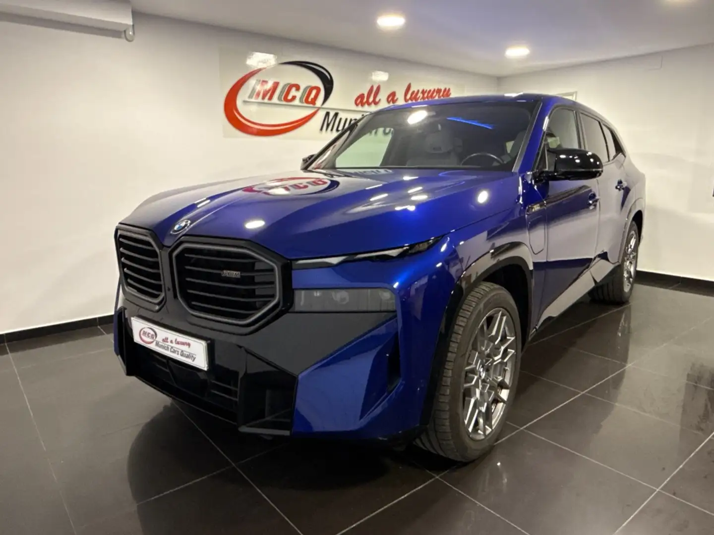 BMW XM Azul - 2