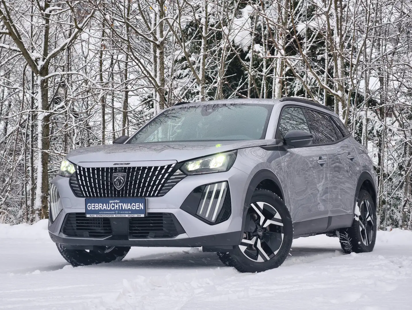 Peugeot 2008 Hybrid 145 Allure Grau - 1