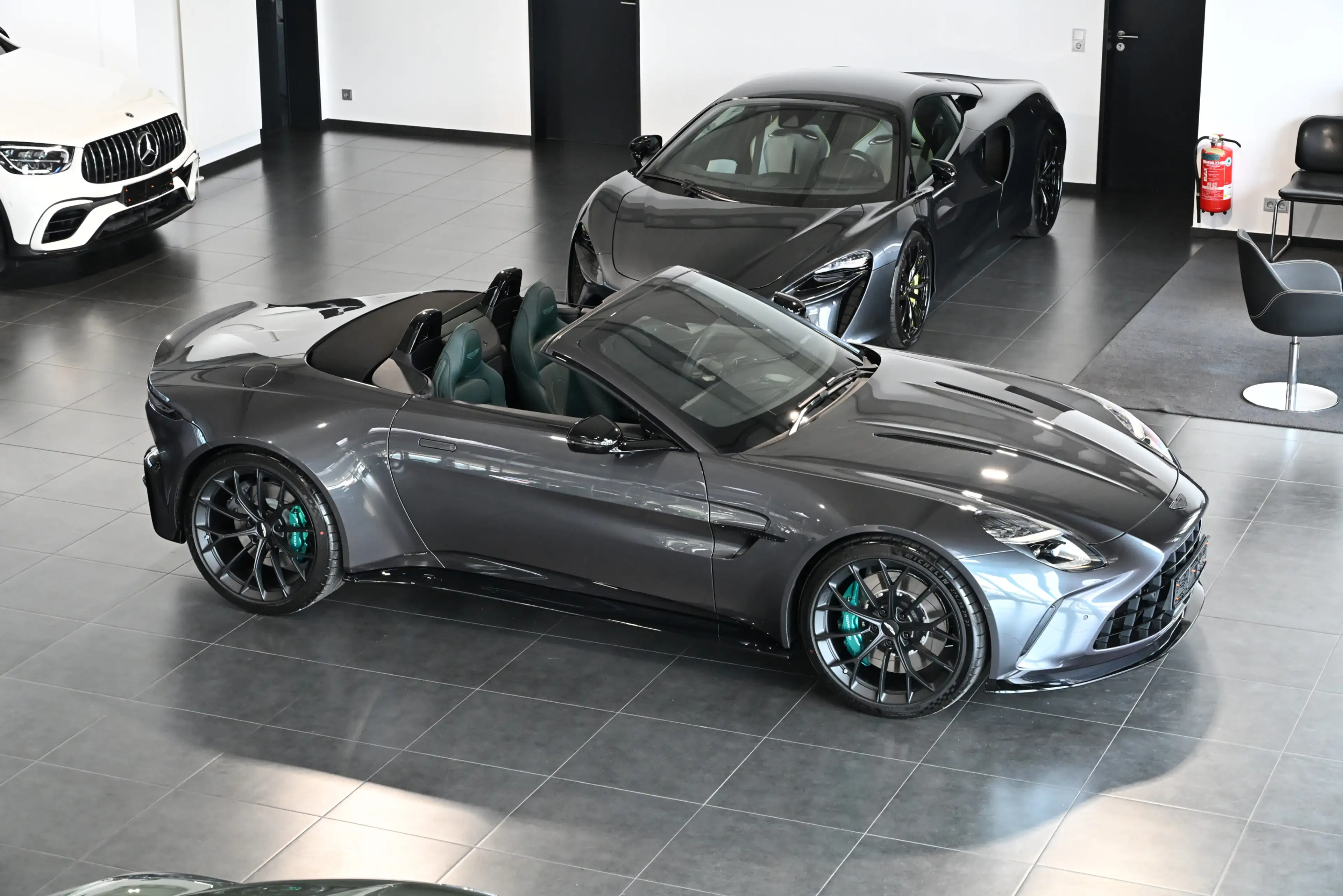 Aston Martin V8 Roadster Epsilon Black Bowers&Wilkins — photo 3