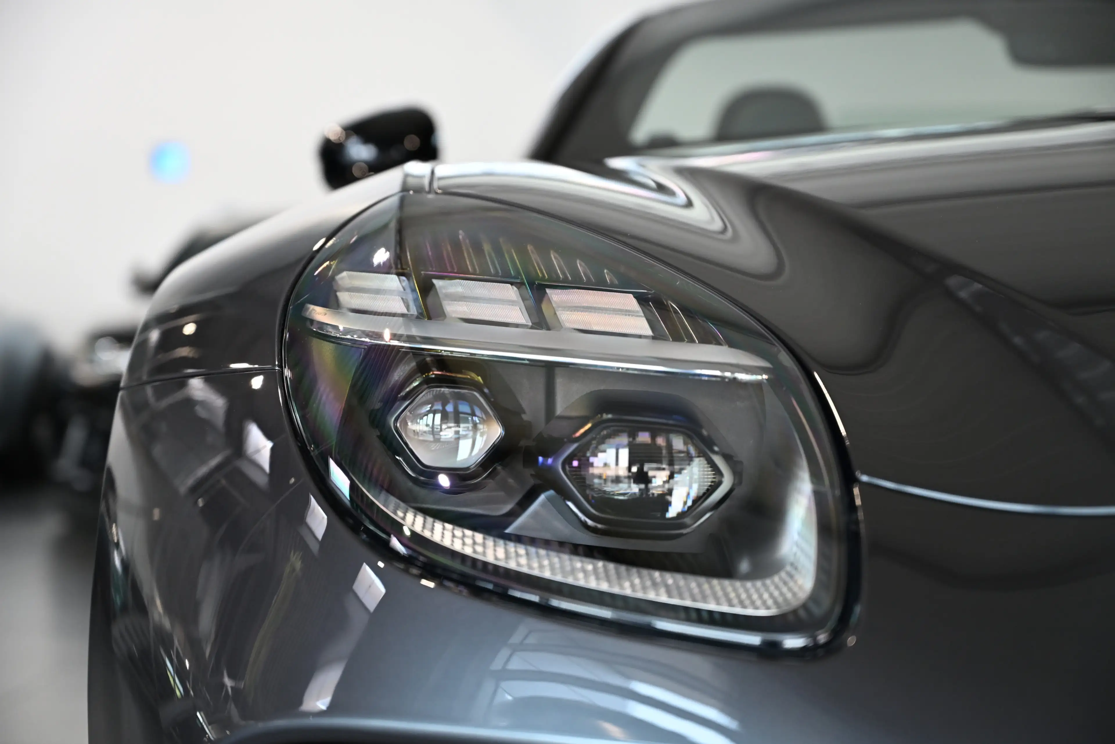 Aston Martin V8 Roadster Epsilon Black Bowers&Wilkins — photo 6