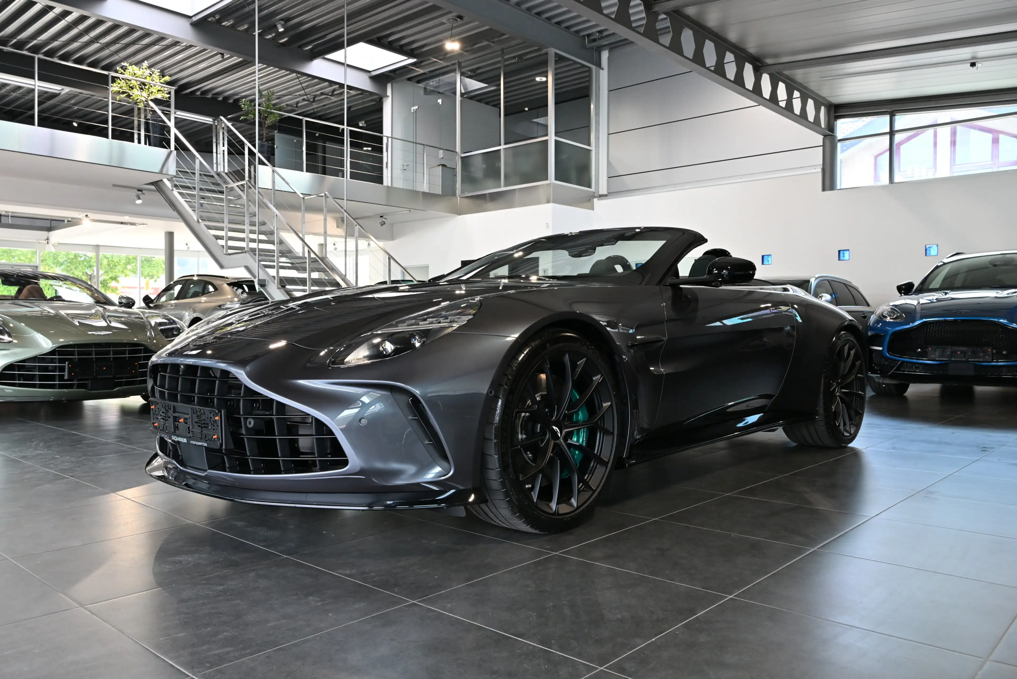 Aston Martin V8 Roadster Epsilon Black Bowers&Wilkins — photo 10