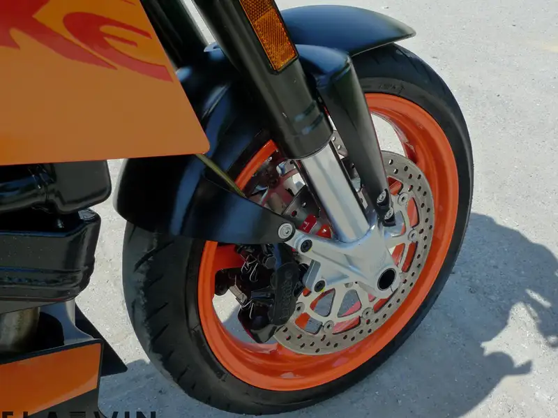 KTM 990 SUPER DUKE - foto 8