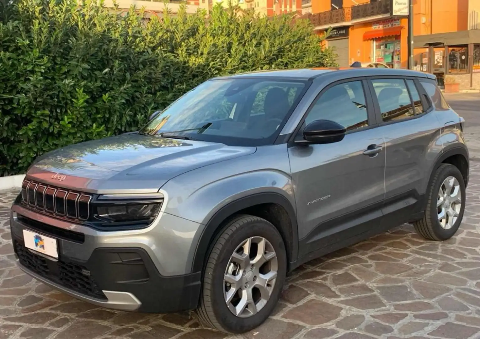 Jeep Avenger Avenger 1.2 turbo Altitude fwd 100cv Grijs - 2