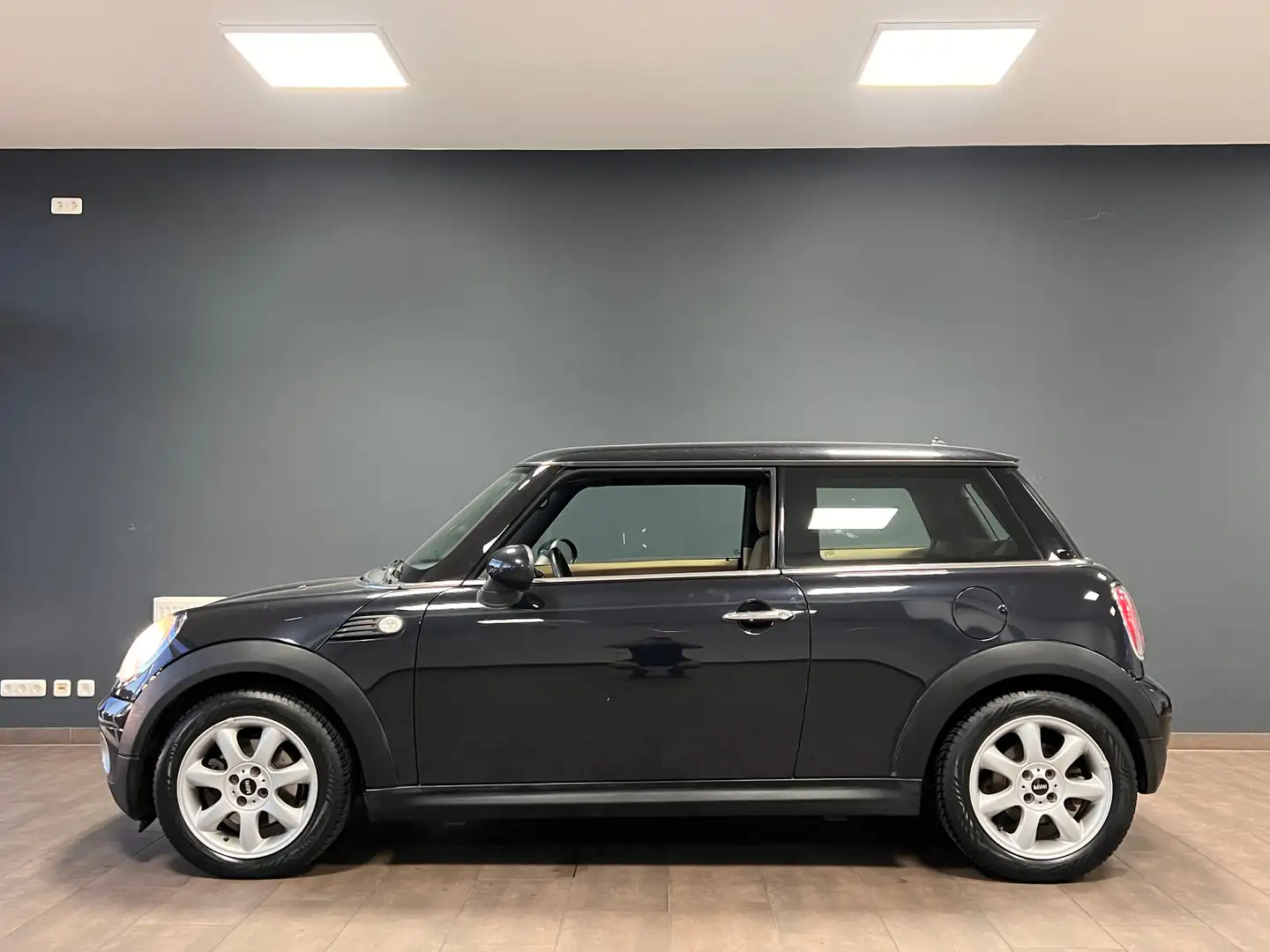 MINI One Cooper 1.6 / LEDER / TEMPOMAT / KLIMA / Schwarz - 2
