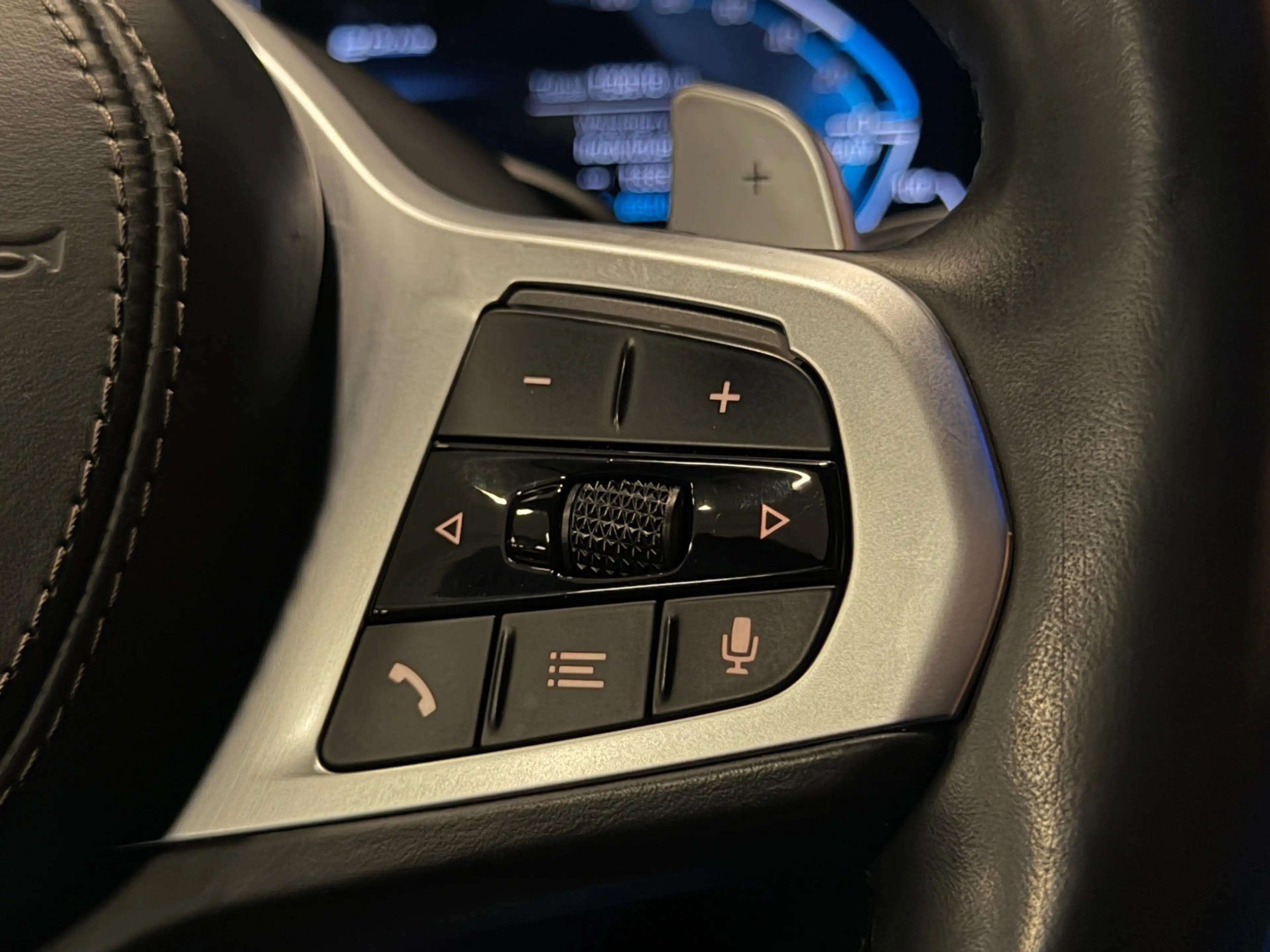 BMW X5 XDrive45e High Exe M-Sport B&W Skylounge Full Opti — photo 25