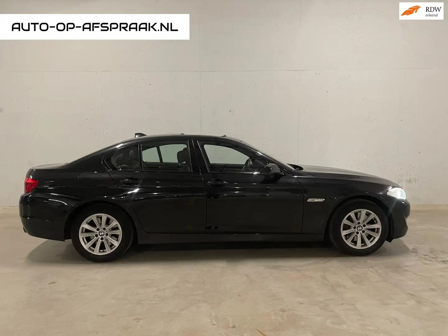 BMW 535 5-serie 535xi High Executive Pano BTW 21% Navi Zwart - 1