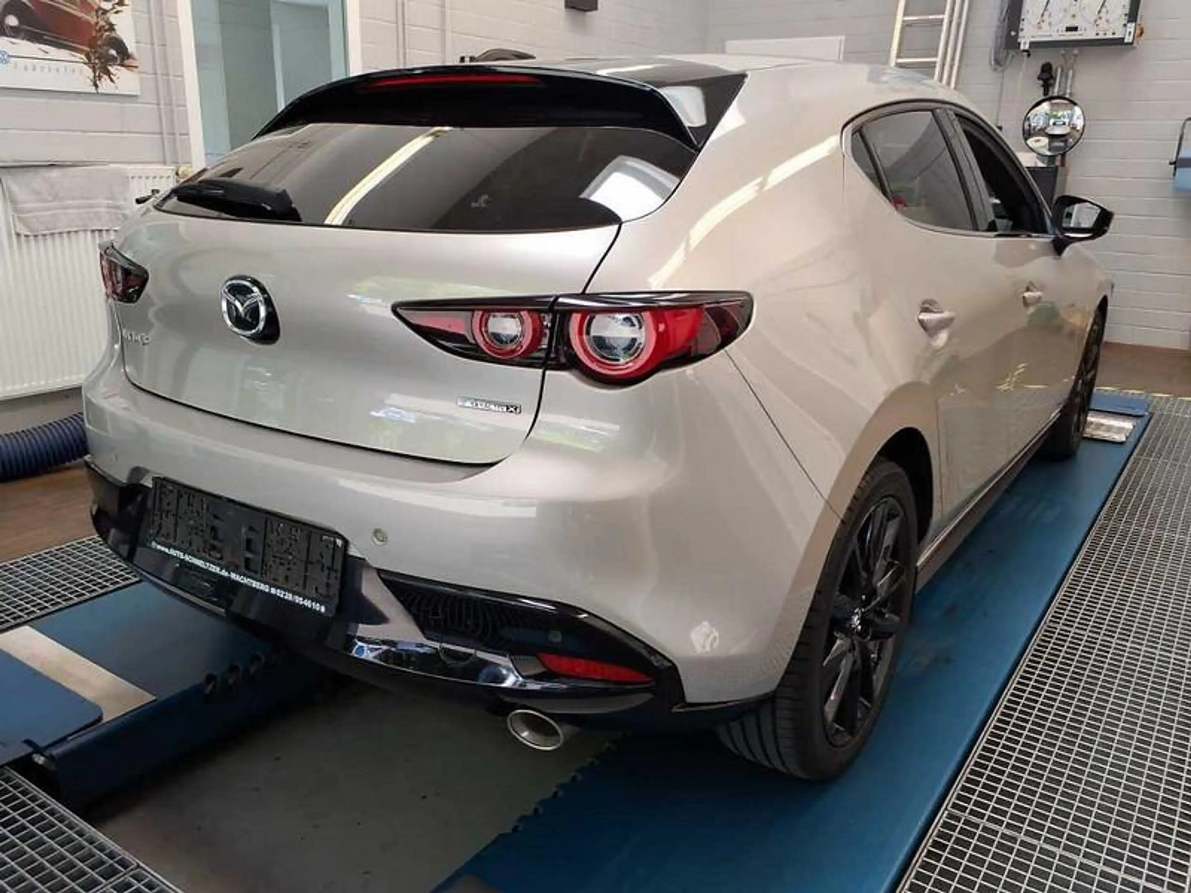 Mazda 3 2.0 Homura Garantie 07.2028 Navi, 360°, Klima, Bos — photo 2
