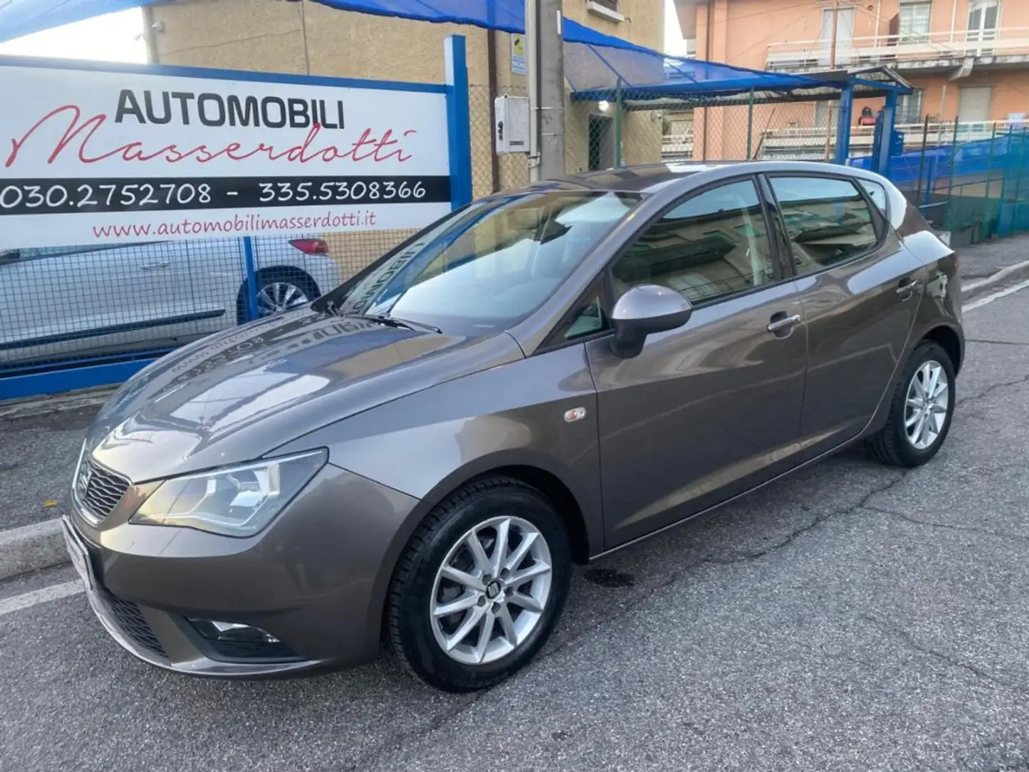 SEAT Ibiza 1.0 75 CV 5p. Style Gris - 1
