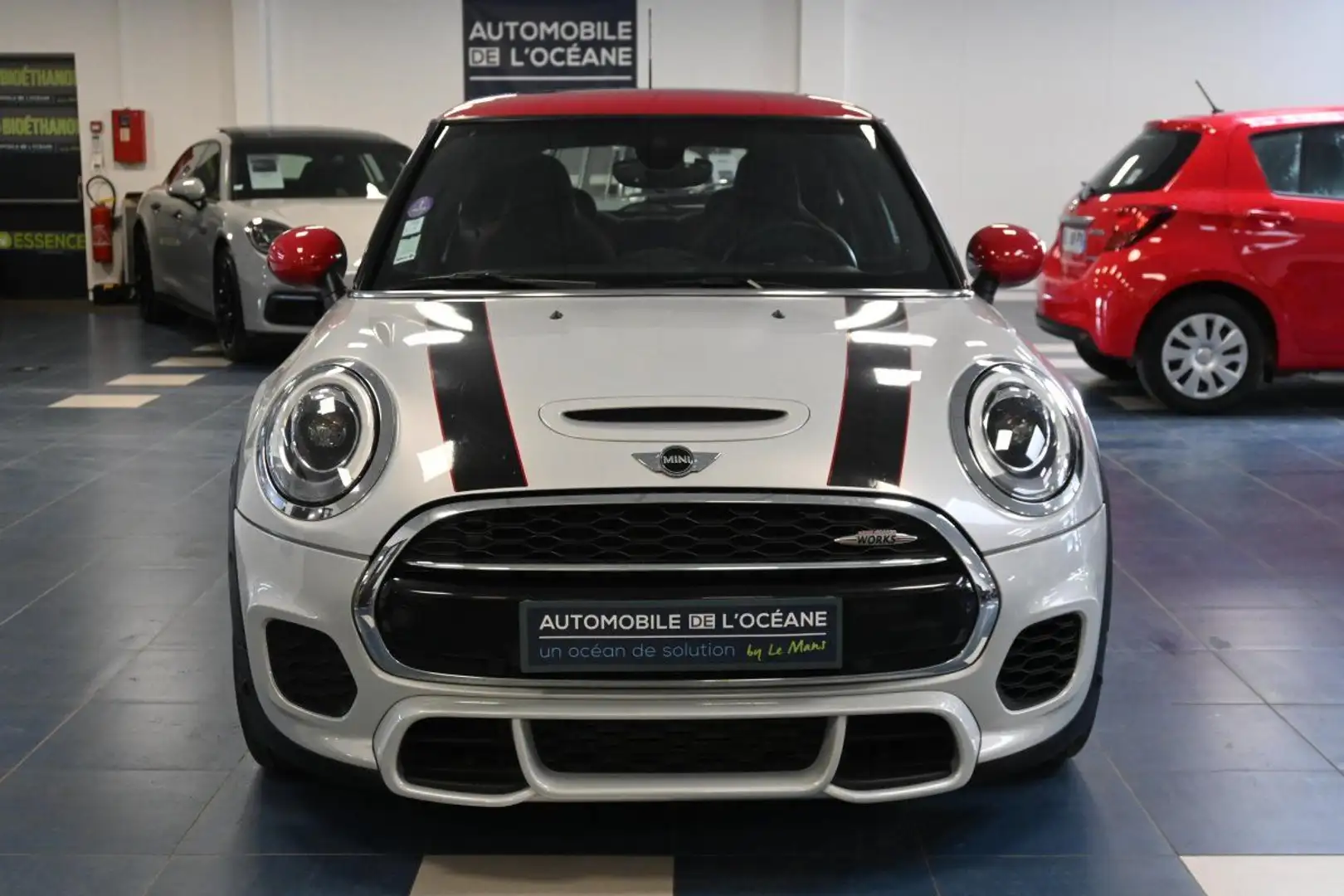 MINI One HATCH 3 PORTES F56 231 ch John Cooper Works Finiti Gris - 2