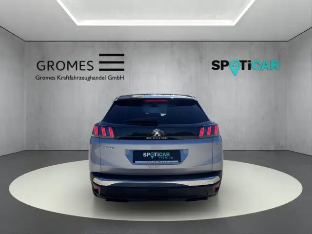 Peugeot 3008 view 4