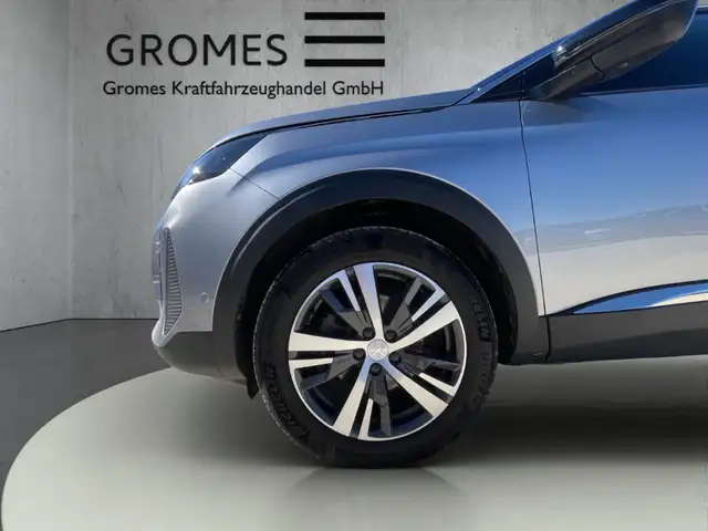 Peugeot 3008 view 11
