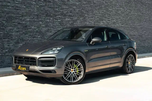 Porsche Cayenne view 3