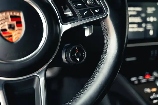 Porsche Cayenne view 14