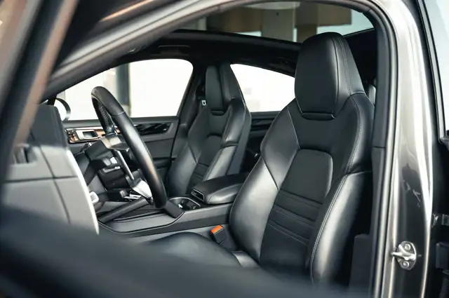 Porsche Cayenne view 7