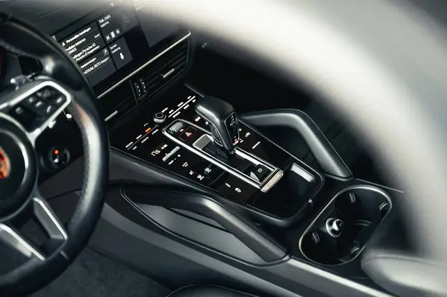 Porsche Cayenne view 15