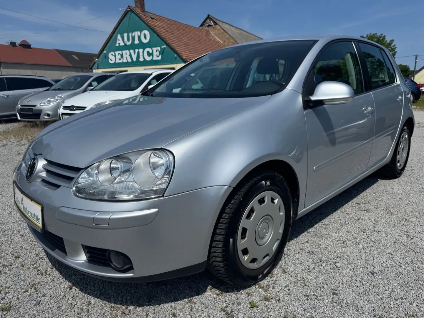 Volkswagen Golf 1.6 *Navi *Klimaaut. *Sitzhz. *DAB-Radio* Silber - 1
