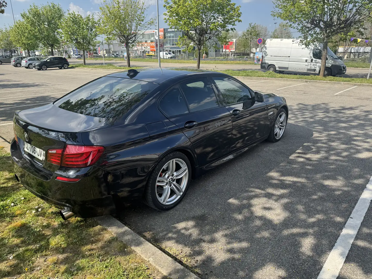 BMW 535 535d xDrive 313ch 156g Sport Design A - 2