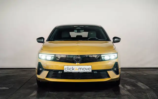 Opel Astra view 4