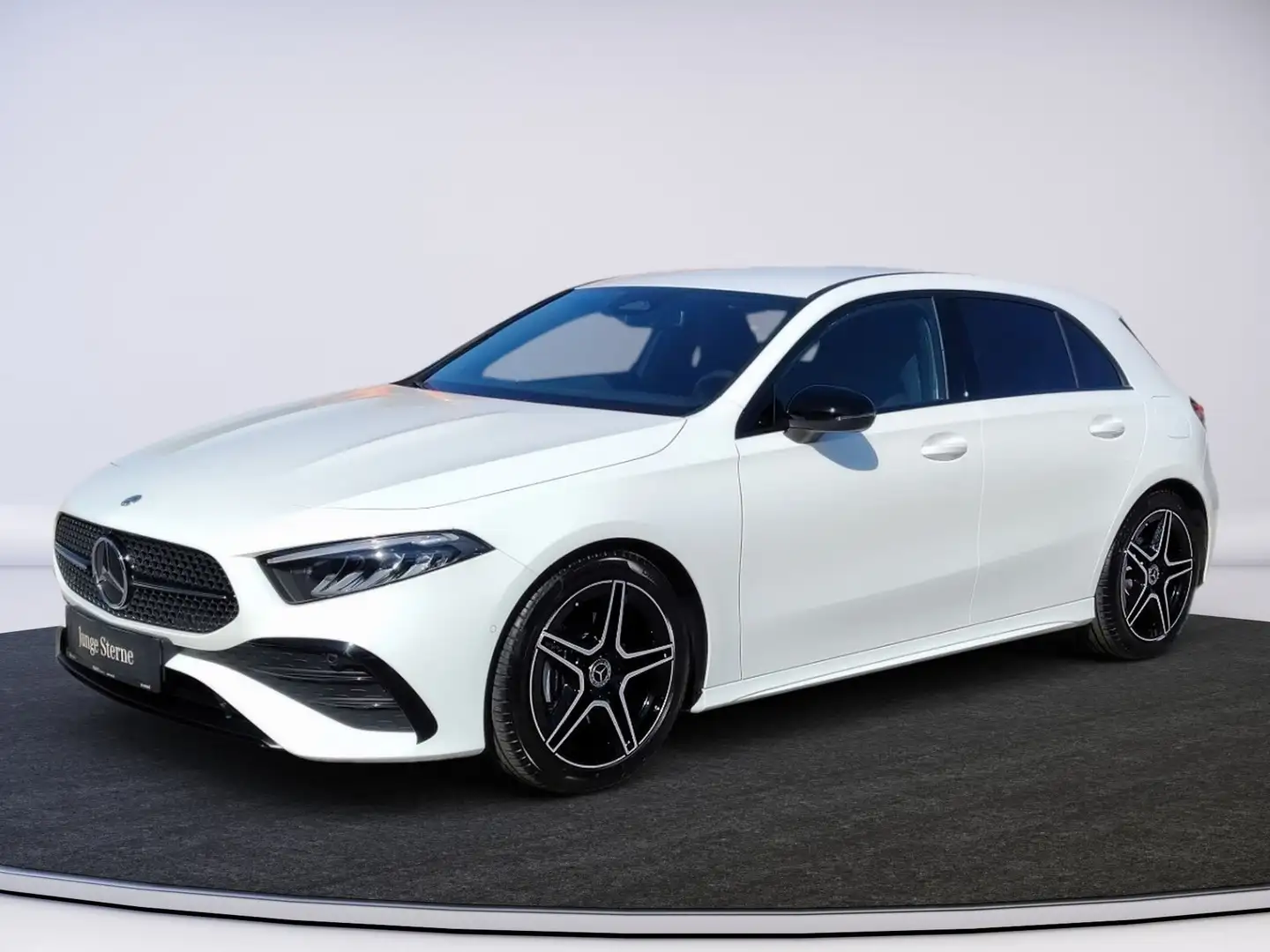 Mercedes-Benz A 180 AMG-Night-Line AMG Weiß - 2