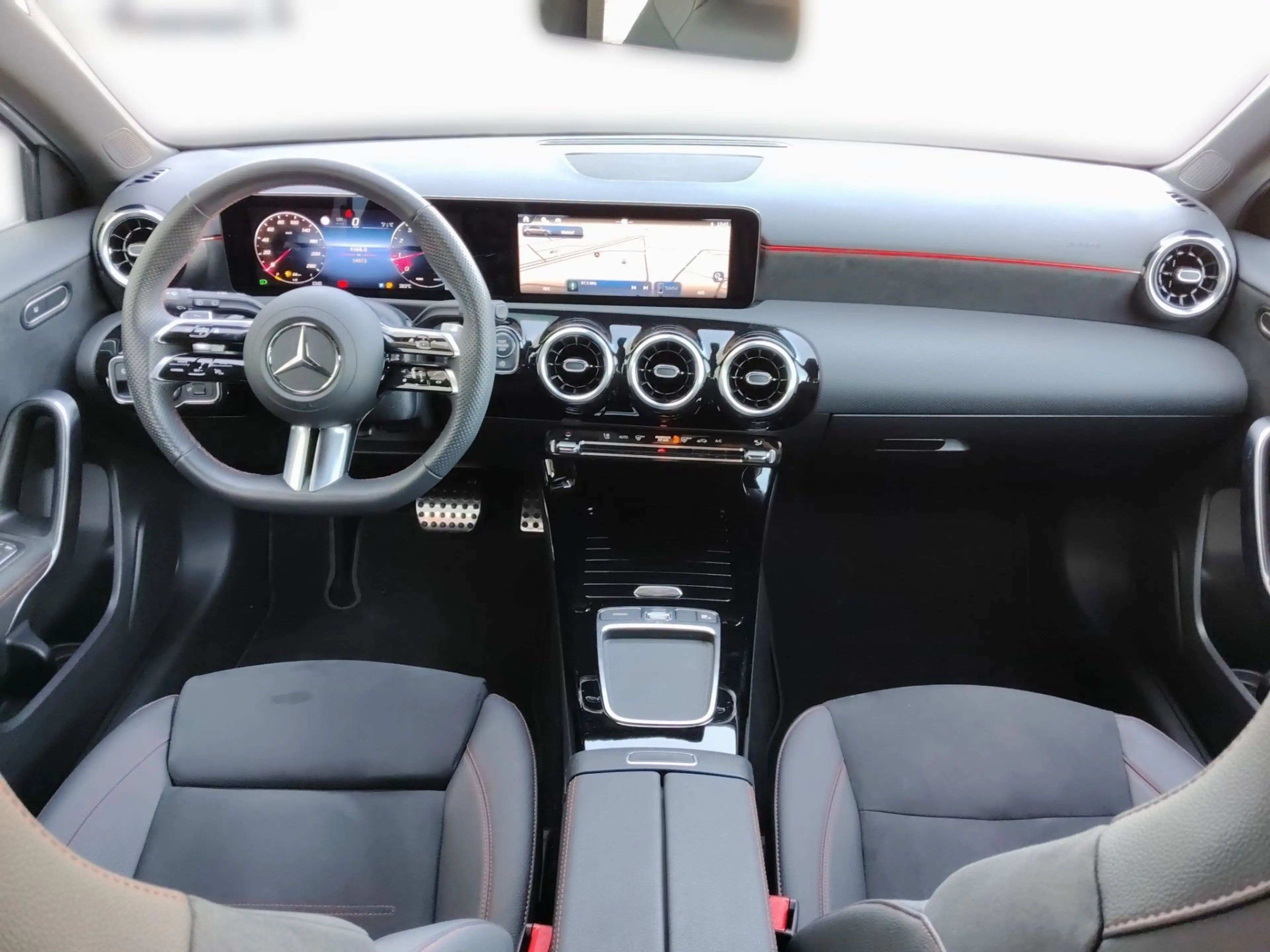 Mercedes-Benz A 180 AMG-Night-Line AMG — photo 13