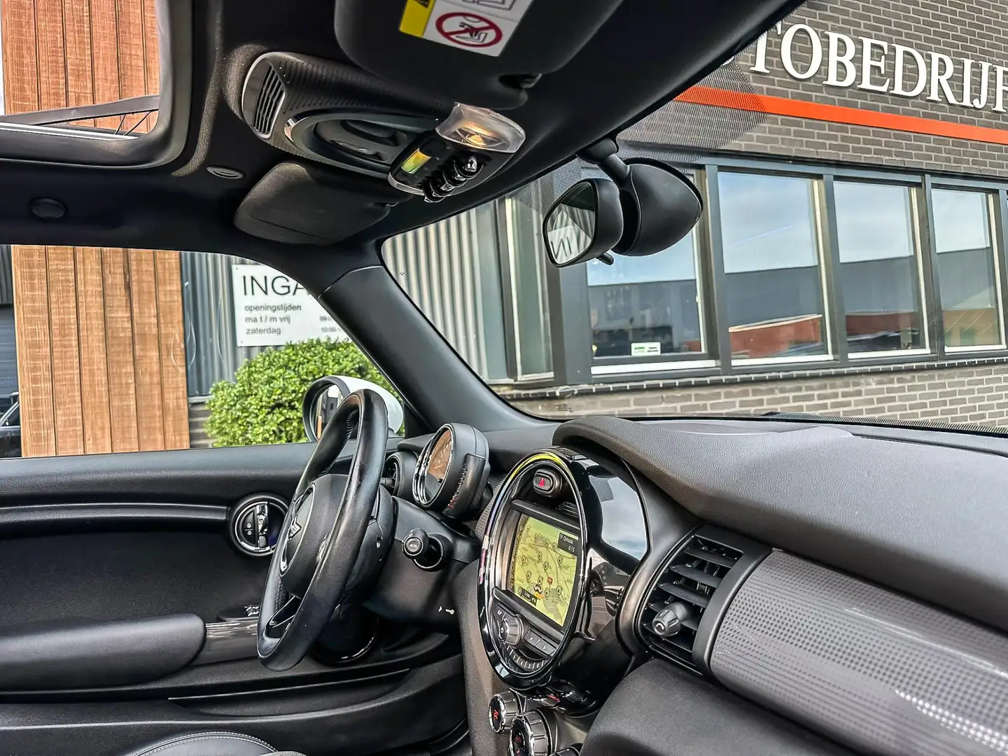 MINI Cooper Mini 1.5 Chili 136pk/Pano/Led/Half leder/18"/Topst Fekete - 2