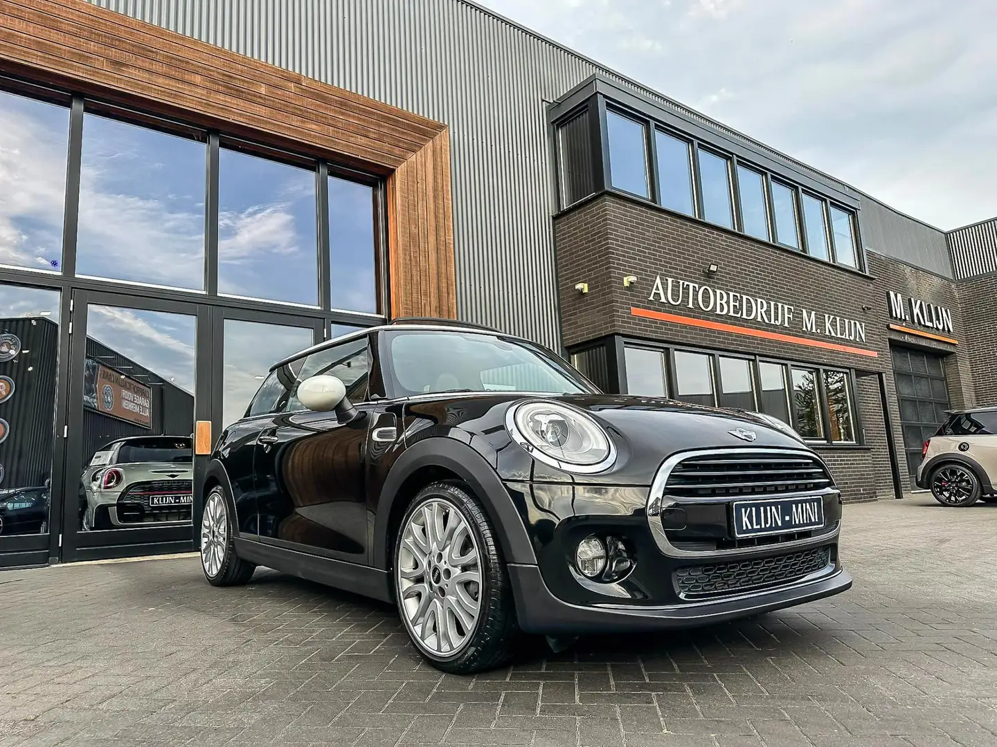 MINI Cooper Mini 1.5 Chili 136pk/Pano/Led/Half leder/18"/Topst Fekete - 1