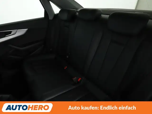 Audi A4 view 14