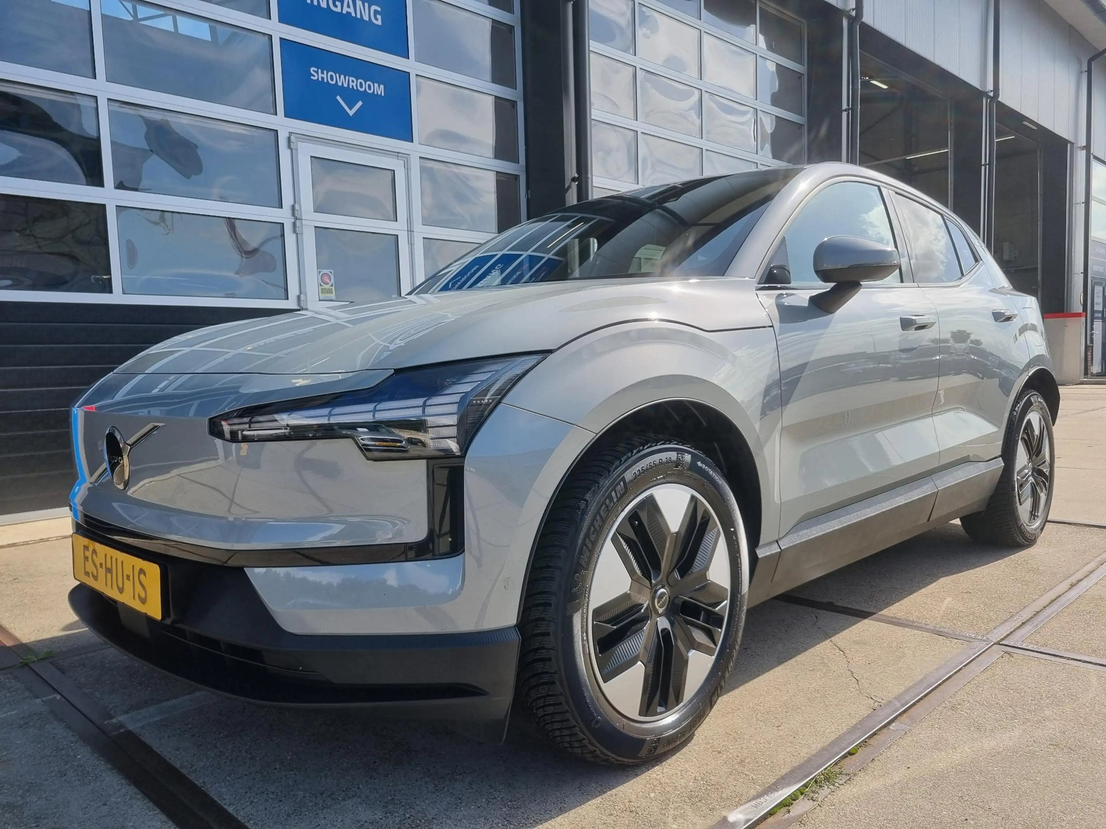 Volvo EX30 Single Motor Extended Range Core 69 kWh GOOGLE MAP — photo 19