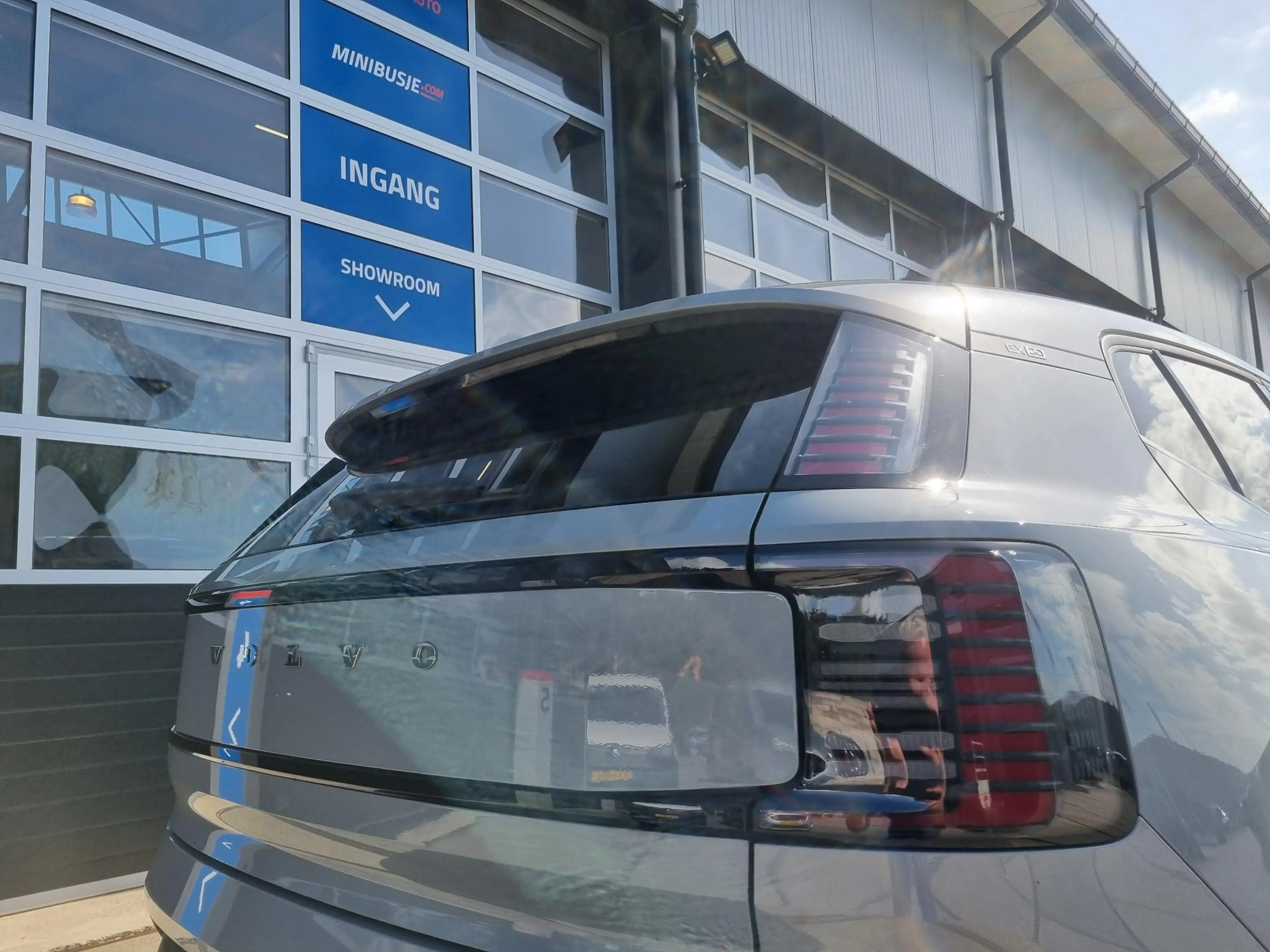 Volvo EX30 Single Motor Extended Range Core 69 kWh GOOGLE MAP — photo 17