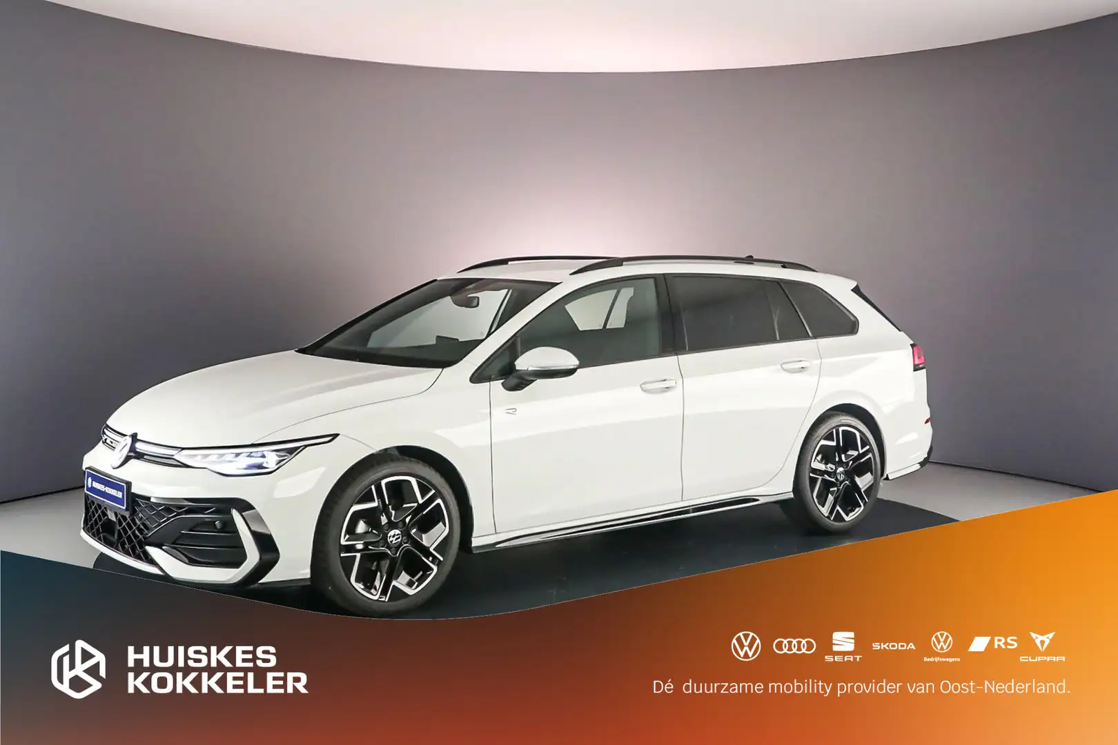 Volkswagen Golf Variant Life Edition 1.5 eTSI 115pk DSG Automaat Adaptive Wit - 1