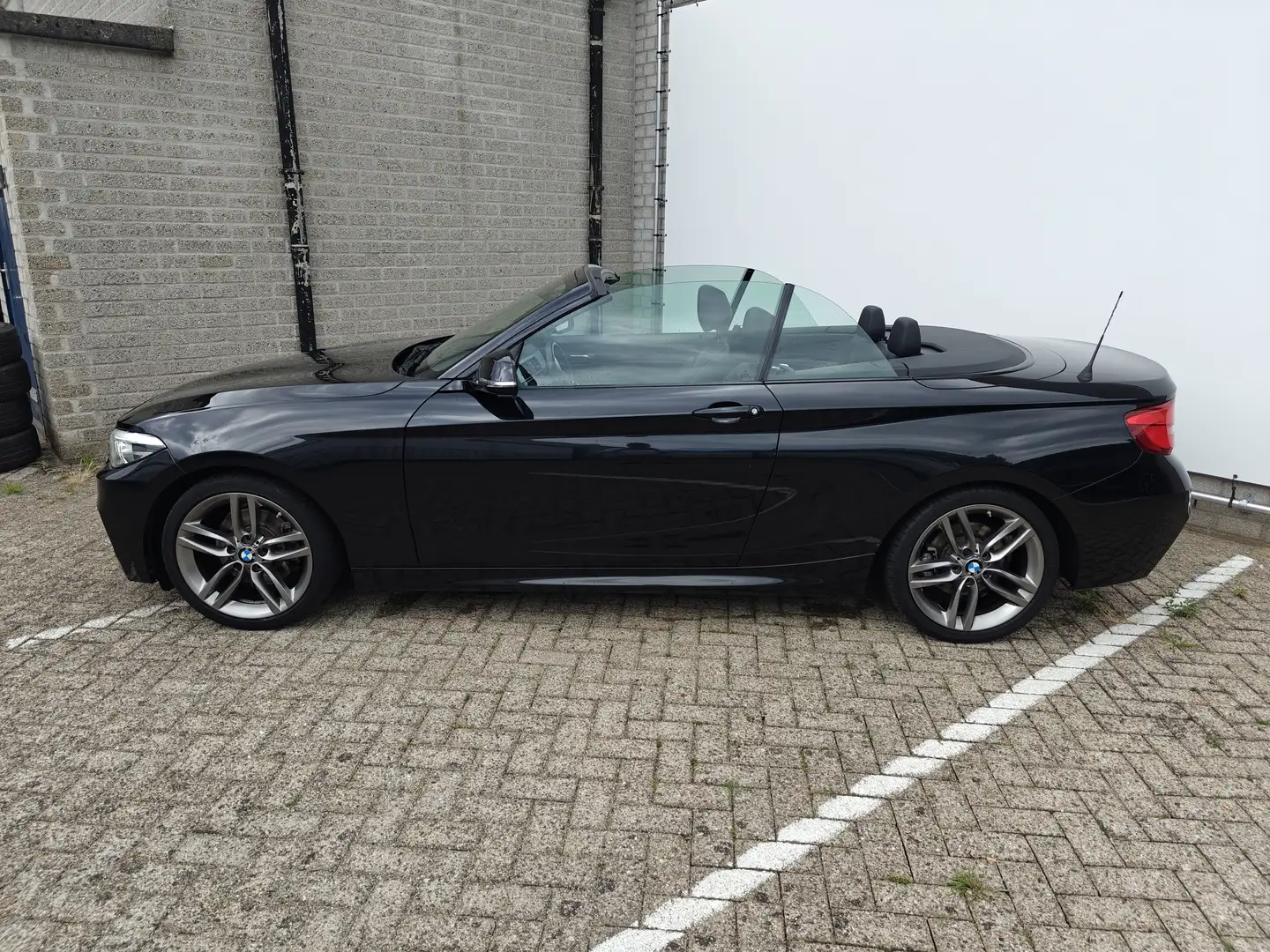 BMW 220 2-serie Cabrio 220i High Executive | Cruise contro Zwart - 2