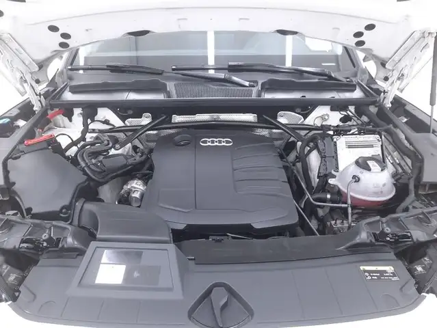 Audi Q5 view 13