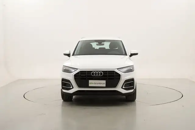 Audi Q5 view 8