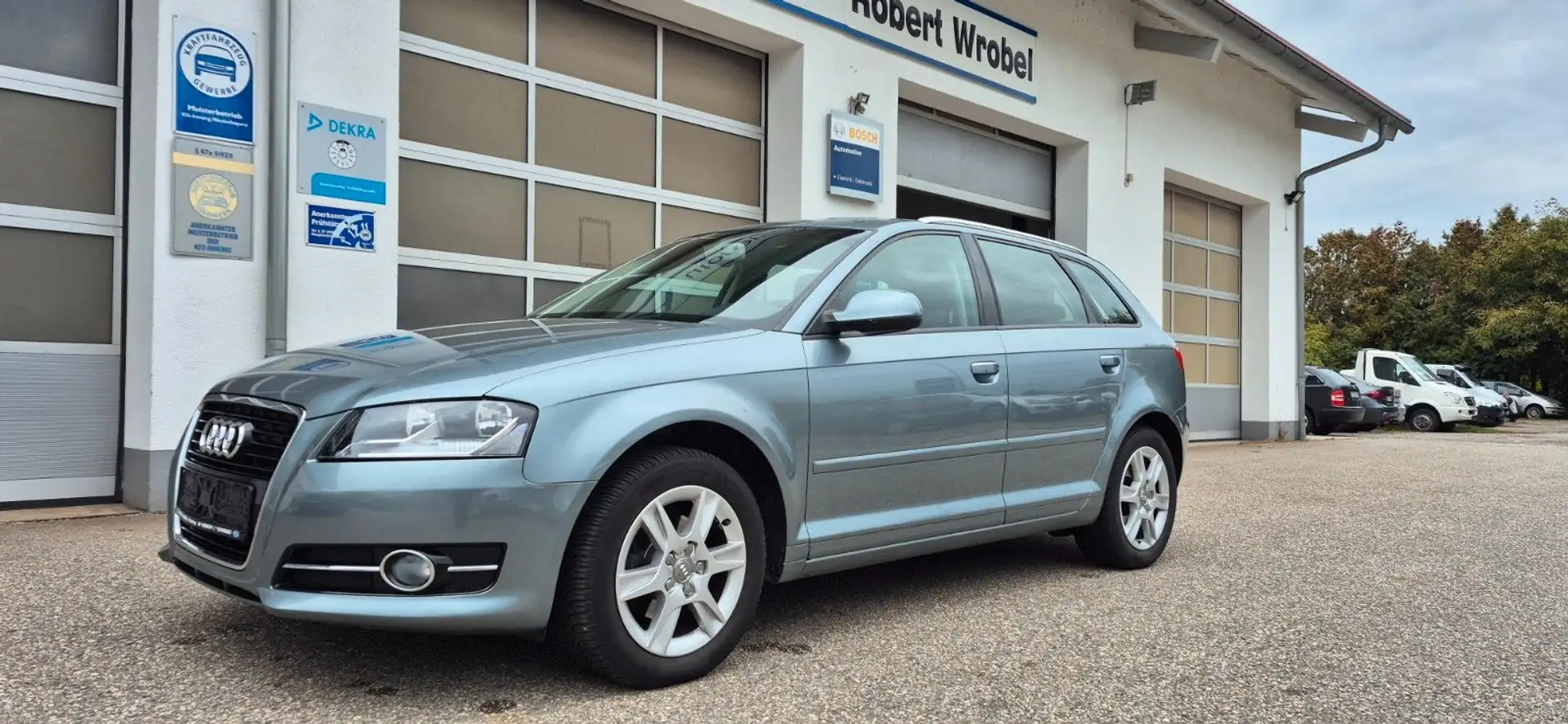Audi A3 Sportback 1.2 TFSI Attraction Grau - 1