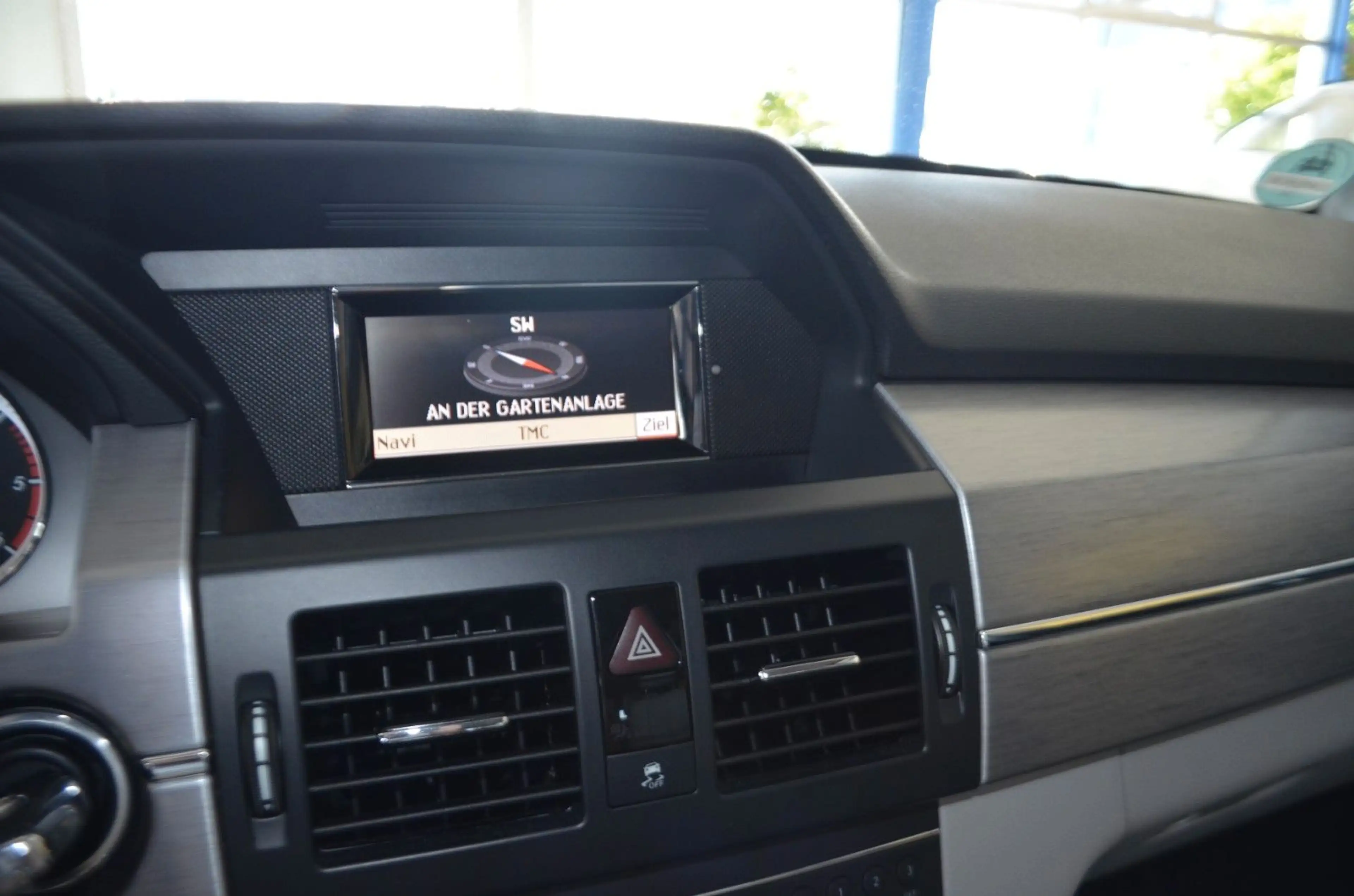 Mercedes-Benz GLK 350 CDI 4Matic XENON / NAVI / LEDER / PANO — photo 13