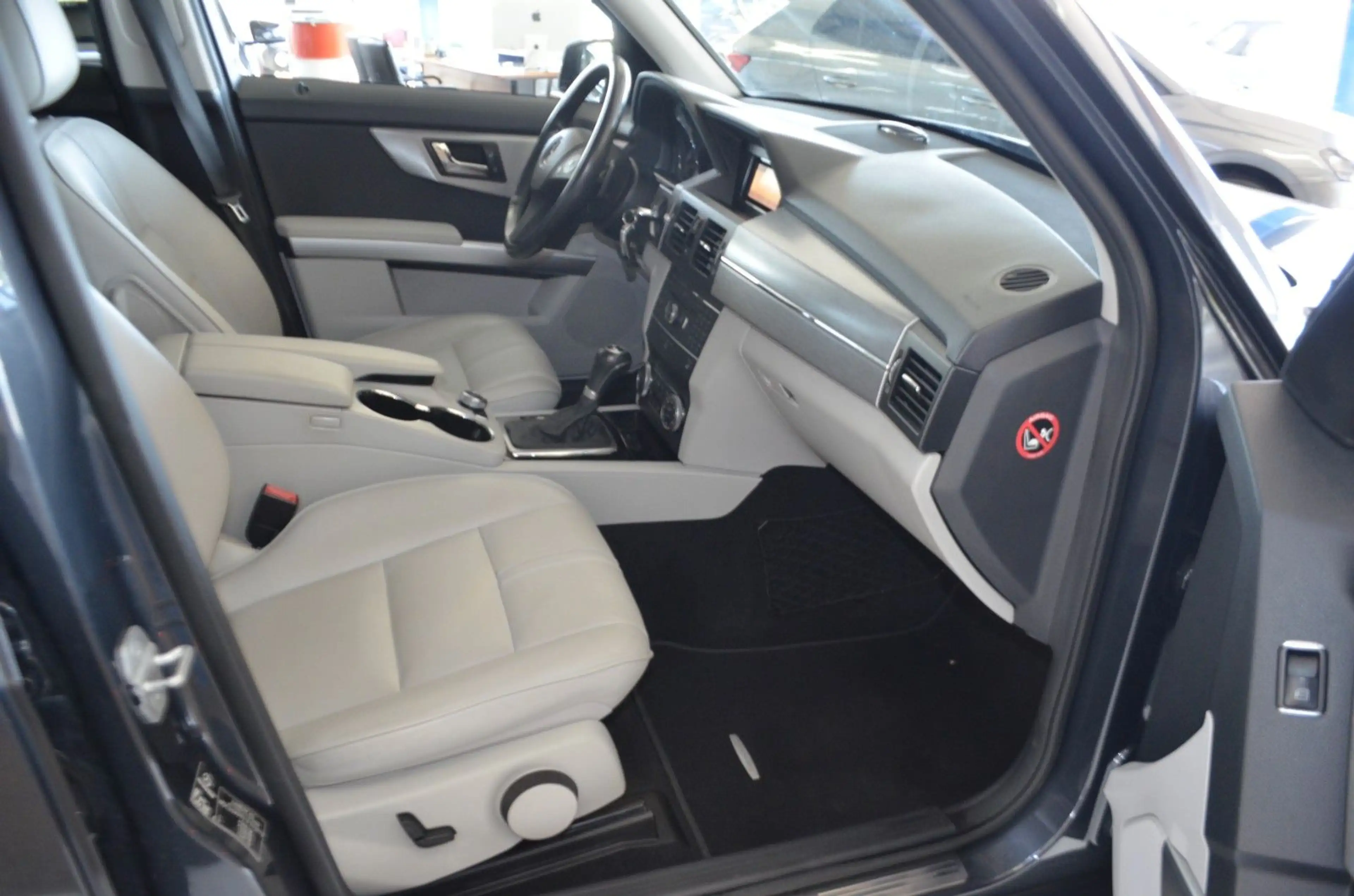 Mercedes-Benz GLK 350 CDI 4Matic XENON / NAVI / LEDER / PANO — photo 8