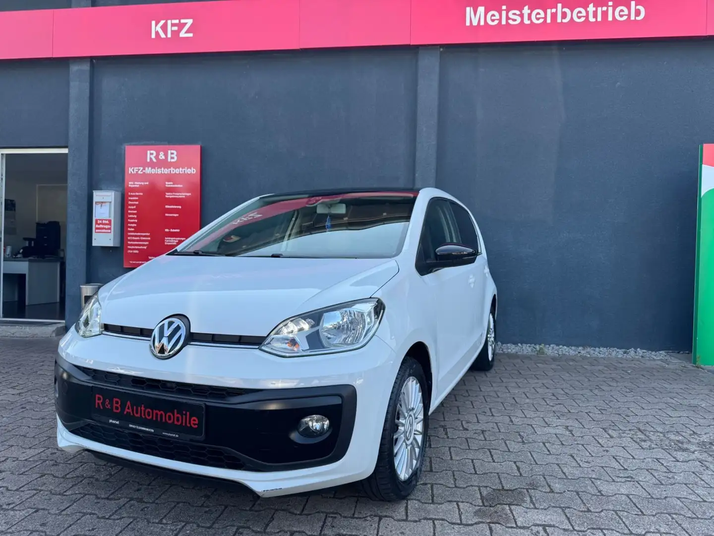 Volkswagen up! 1.0 up!*Klima*Pano*Bluetooth*Led Wit - 1