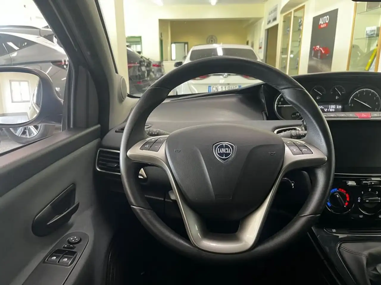 Lancia Ypsilon 2022 — фото 15