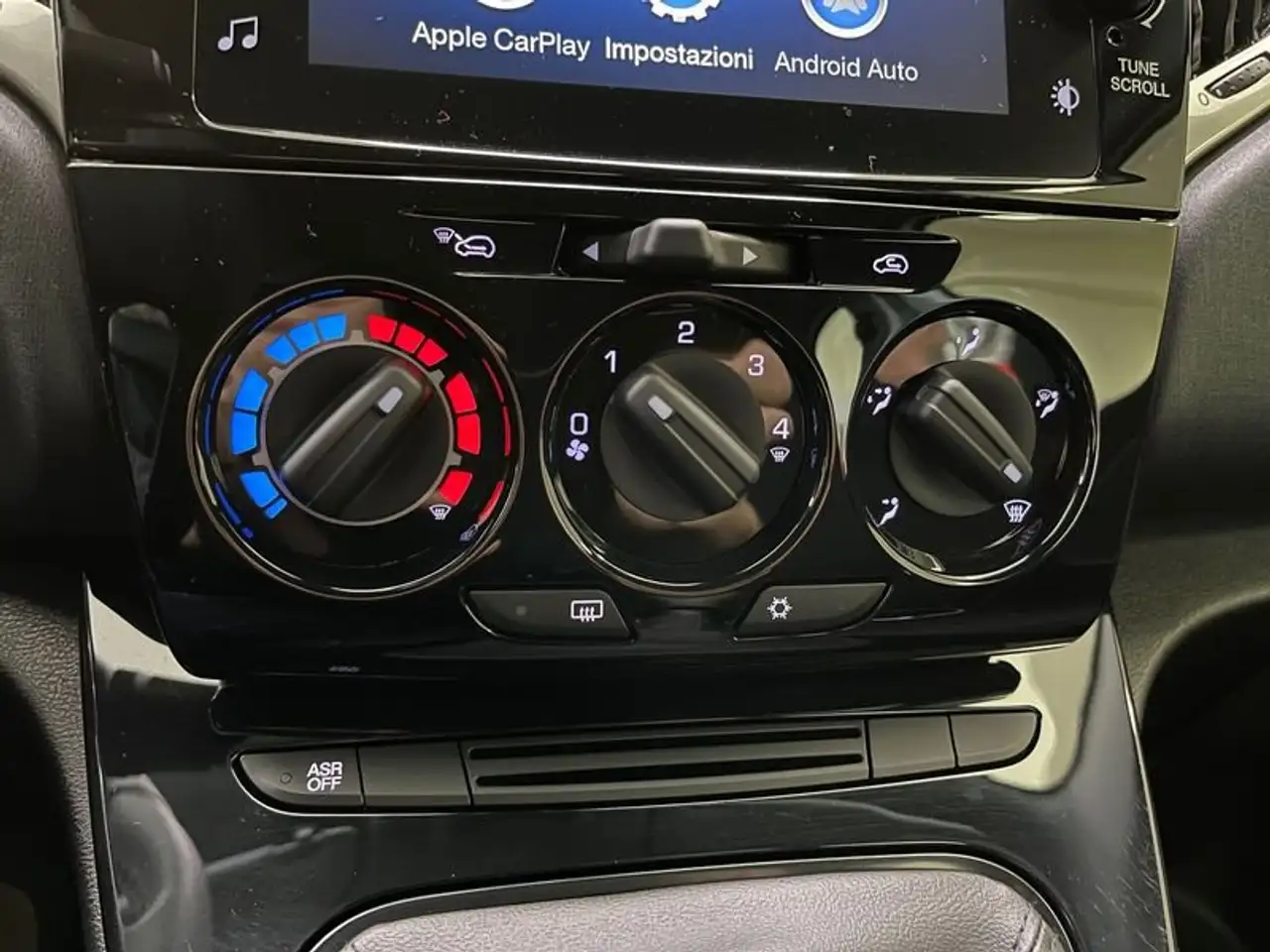Lancia Ypsilon 2022 — фото 18