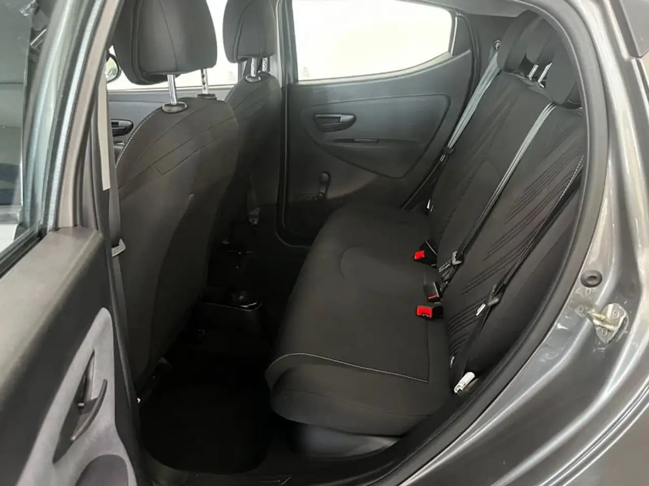 Lancia Ypsilon 2022 — фото 11