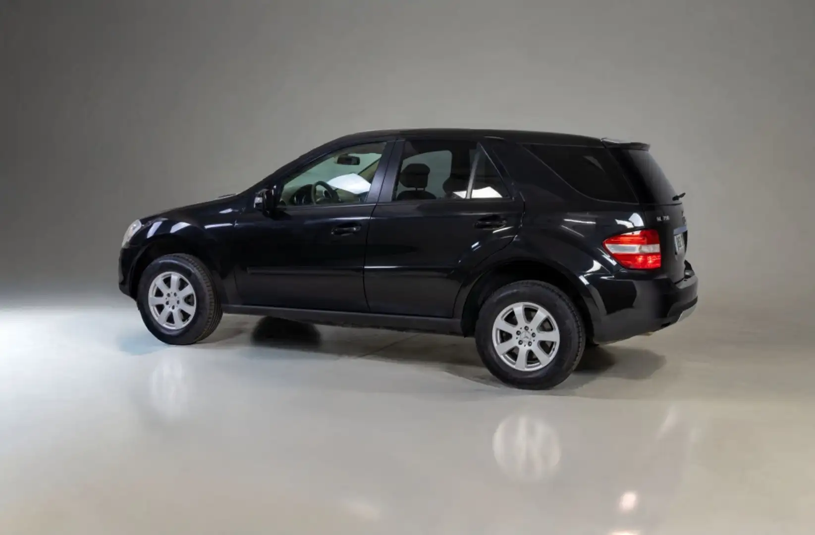 Mercedes-Benz ML 350 Aut. Noir - 2