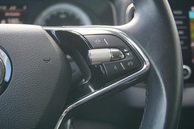Skoda Karoq 1.5TSI Style DSG Navi AHK Kamera ACC 1.Hd* — photo 18