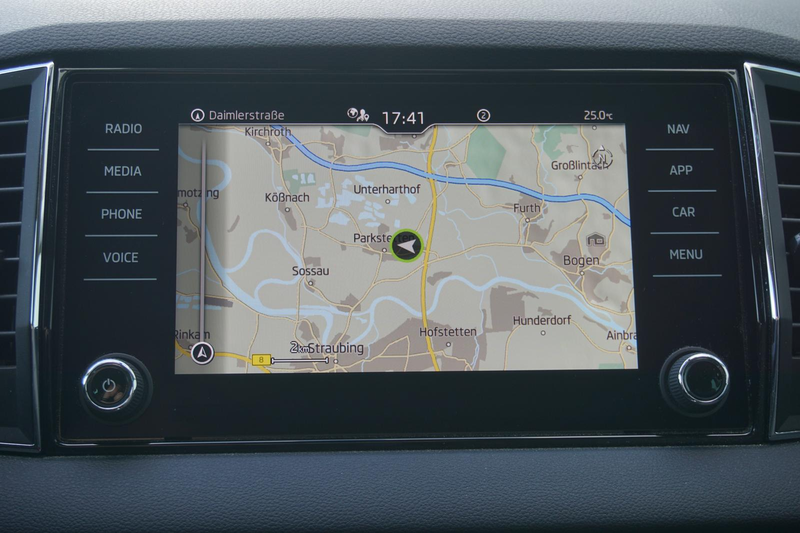 Skoda Karoq 1.5TSI Style DSG Navi AHK Kamera ACC 1.Hd* — photo 13