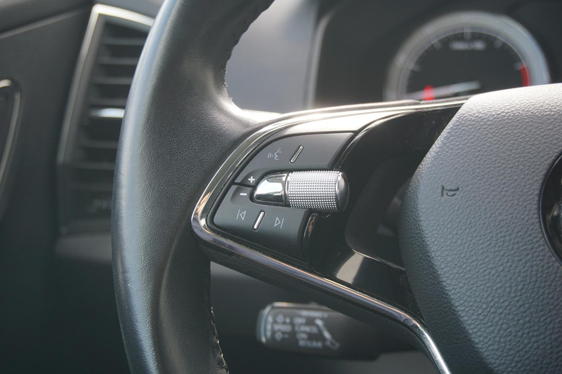 Skoda Karoq 1.5TSI Style DSG Navi AHK Kamera ACC 1.Hd* — photo 17